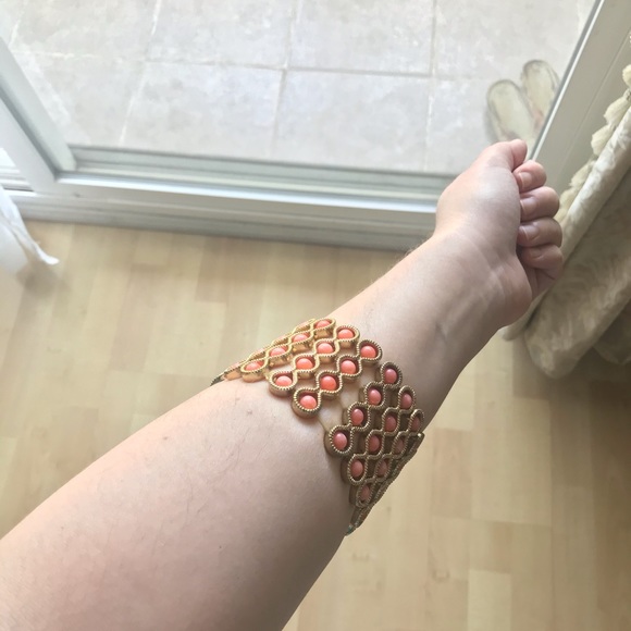 Stretchy Gold and Peachy Pink Bracelet - Picture 6 of 6
